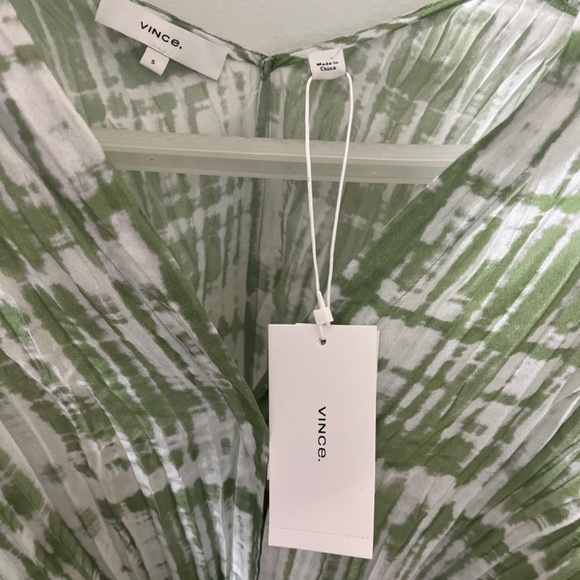 Vince. XS S 💯 Silk Tie-dye Long Dolman Sleeve Blouse Pistachio Top - Picture 10 of 15